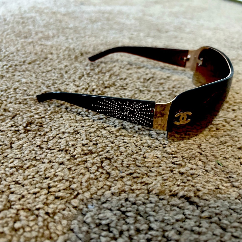 Brand new coach sunglasses dark brown adult size